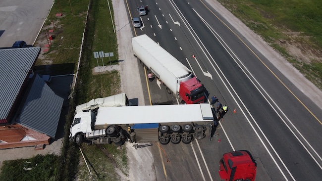 truck and tractor trailer commercial vehicle accident attorneys the money team law firm